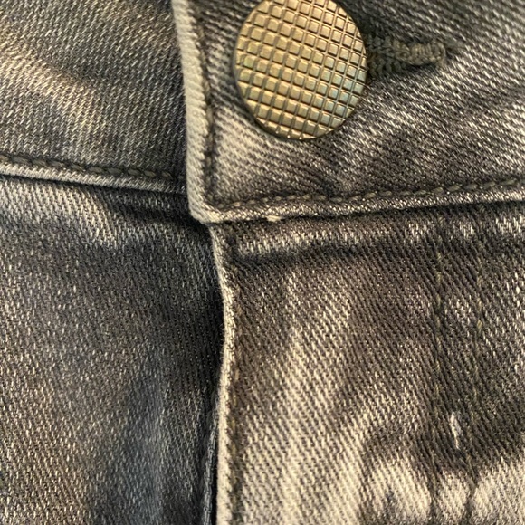 NWOT Cabi High Skinny Jeans Vapor Wash Distressed Womens Size 6 - Picture 4 of 8